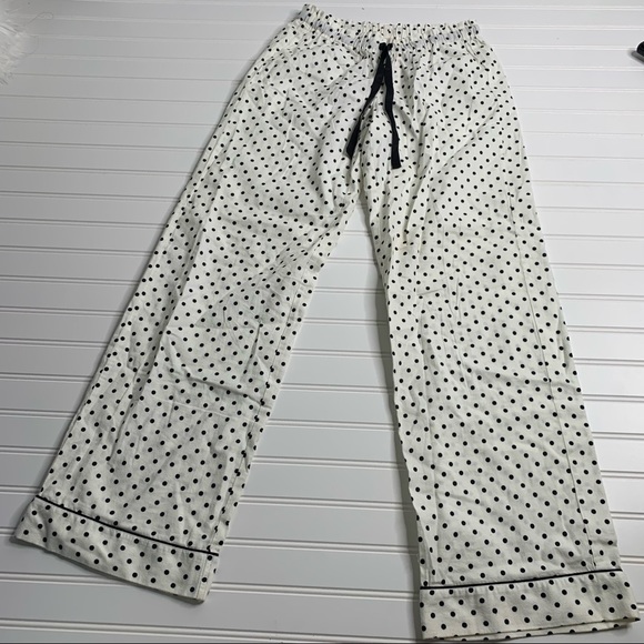 Victoria’s Secret Polka Dot Pajama Set - Picture 6 of 6